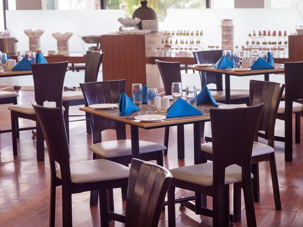 The Sunway Manor Hotel Puduccseri Kültér fotó