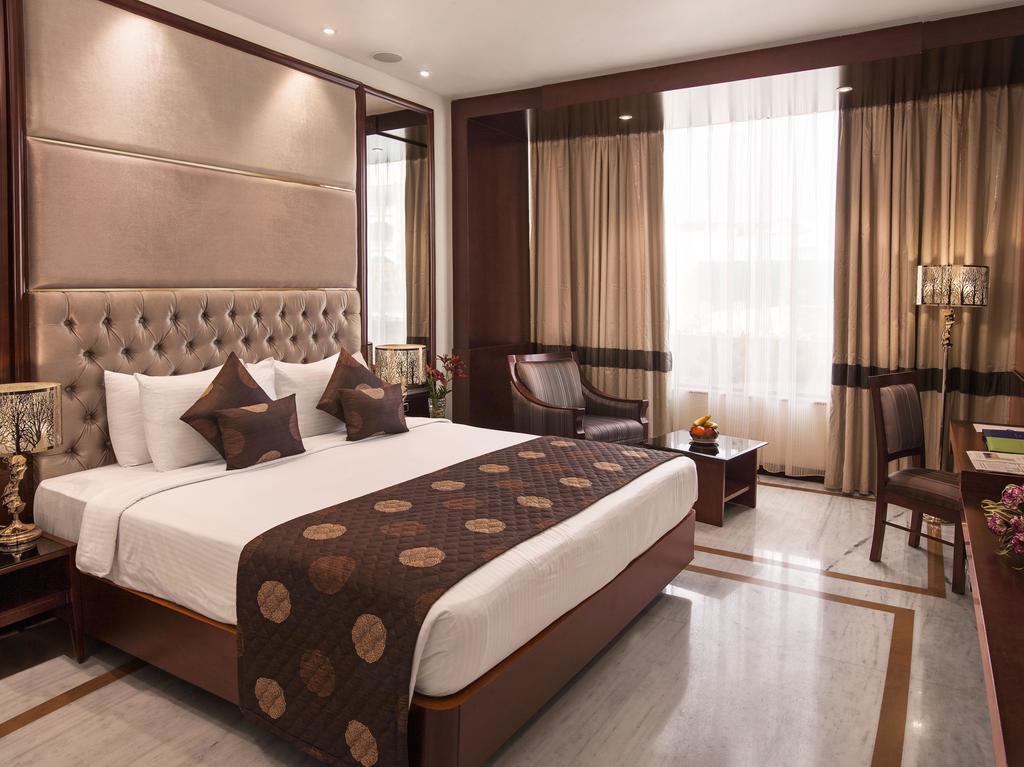 The Sunway Manor Hotel Puduccseri Kültér fotó
